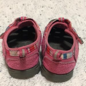 Keen Shoes - Toddler Girl Keen Size 6 Keen Shoes - Toddler Girl Keen Size 6